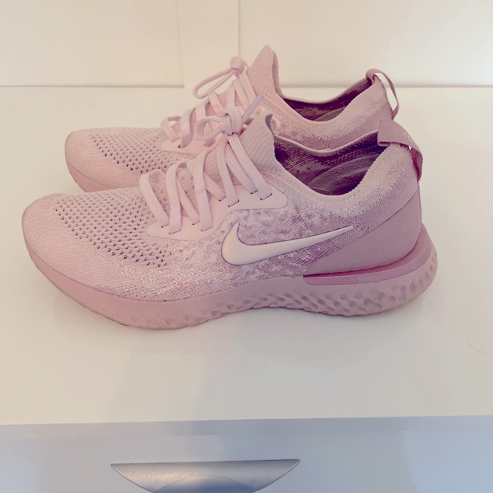 Nike Epic React Size 7 - image 1